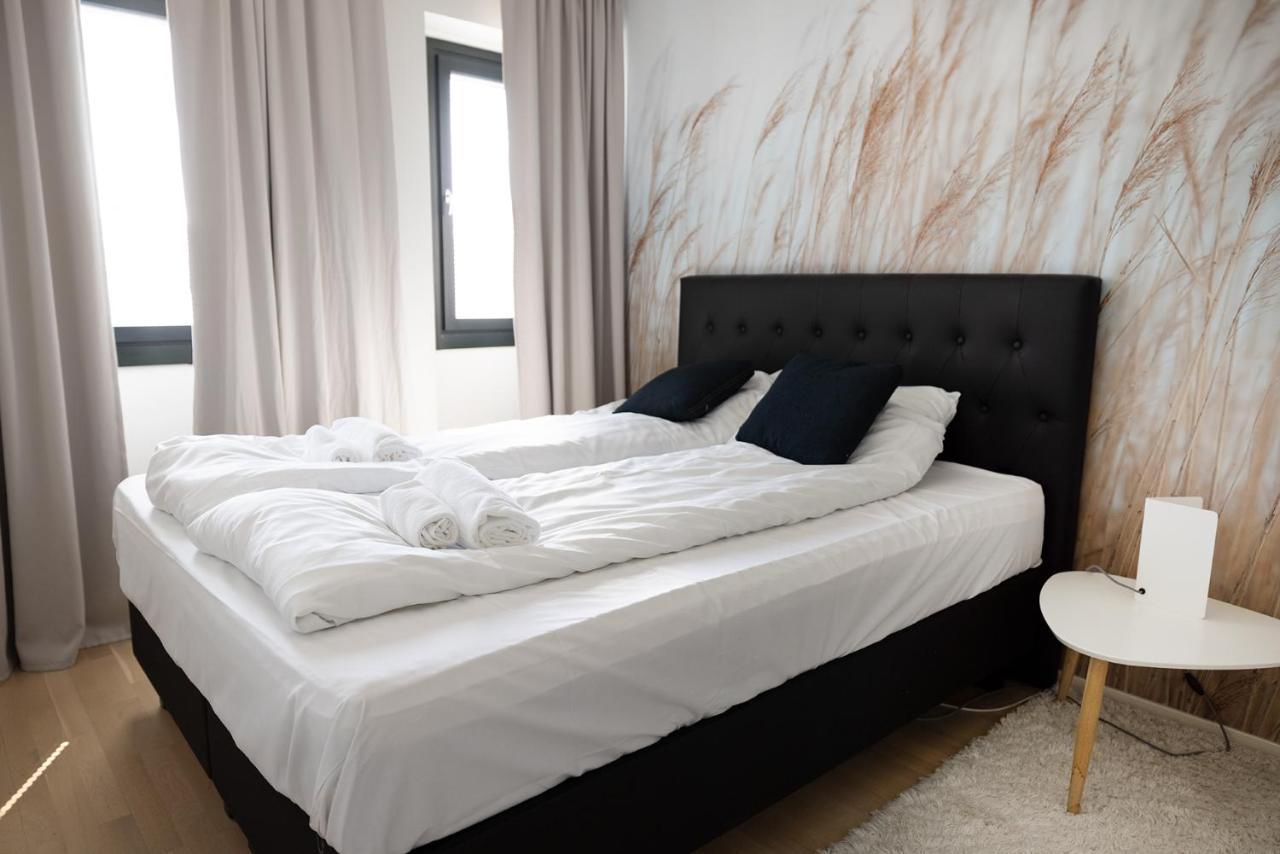 2ndhomes Bright 42m2 1br With Balcony By St.