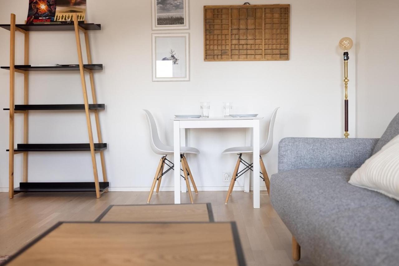 2ndhomes Bright 42m2 1br With Balcony By St. Apartment